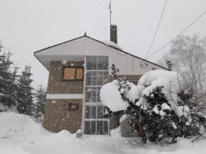 SHIKA HOUSE An ideal ski home in Rusutsu Village - 3 km from world class Rusutsu Ski Resort